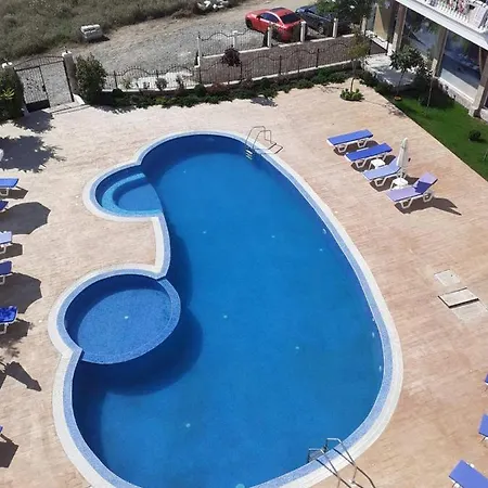 Perla Del Mar Lozenets