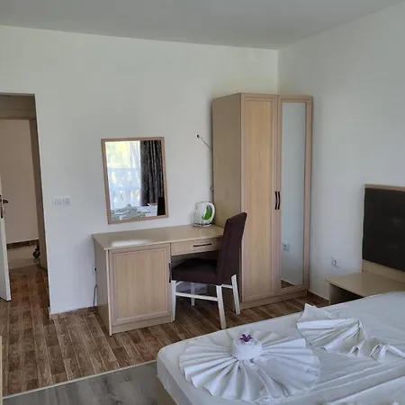 Perla Del Mar Aparthotel 4*