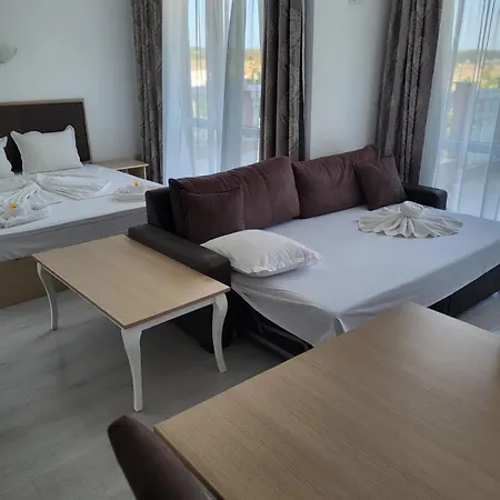 Perla Del Mar Aparthotel