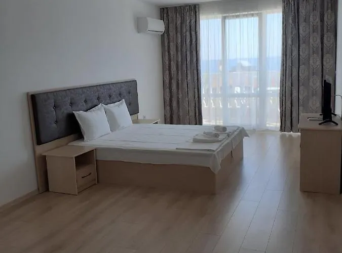 Aparthotel Perla Del Mar