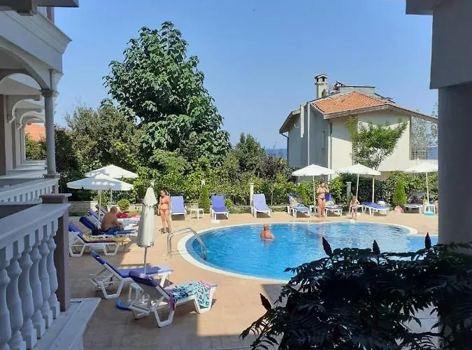 Perla Del Mar Aparthotel