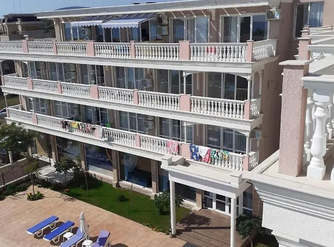 Perla Del Mar Aparthotel