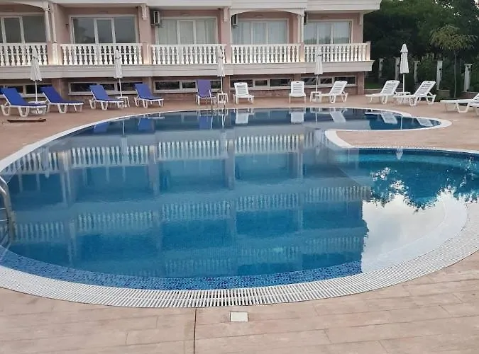 Perla Del Mar Aparthotel 4*