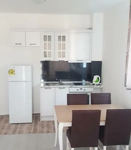 Perla Del Mar Aparthotel